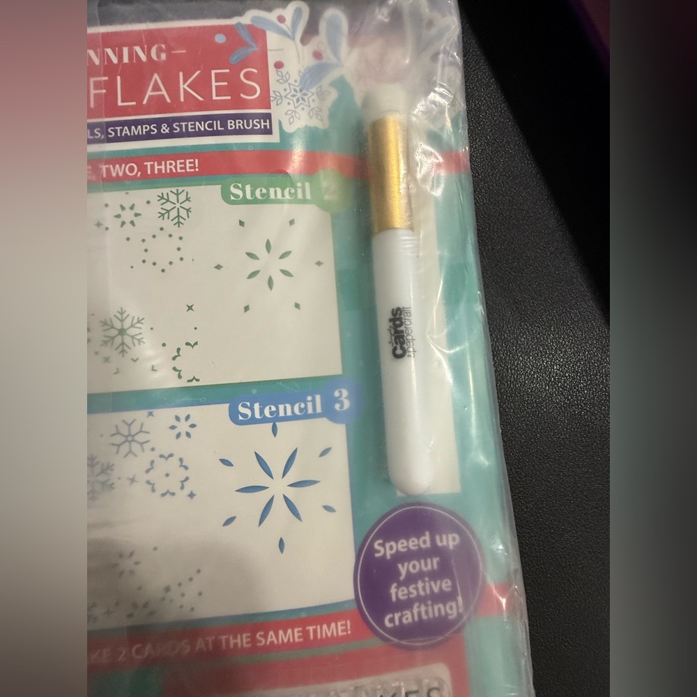 Sizzix Snowflake Layered Stencil craft kit - Picture 3 of 3